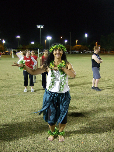 Ultimate player dressed as a hula lady